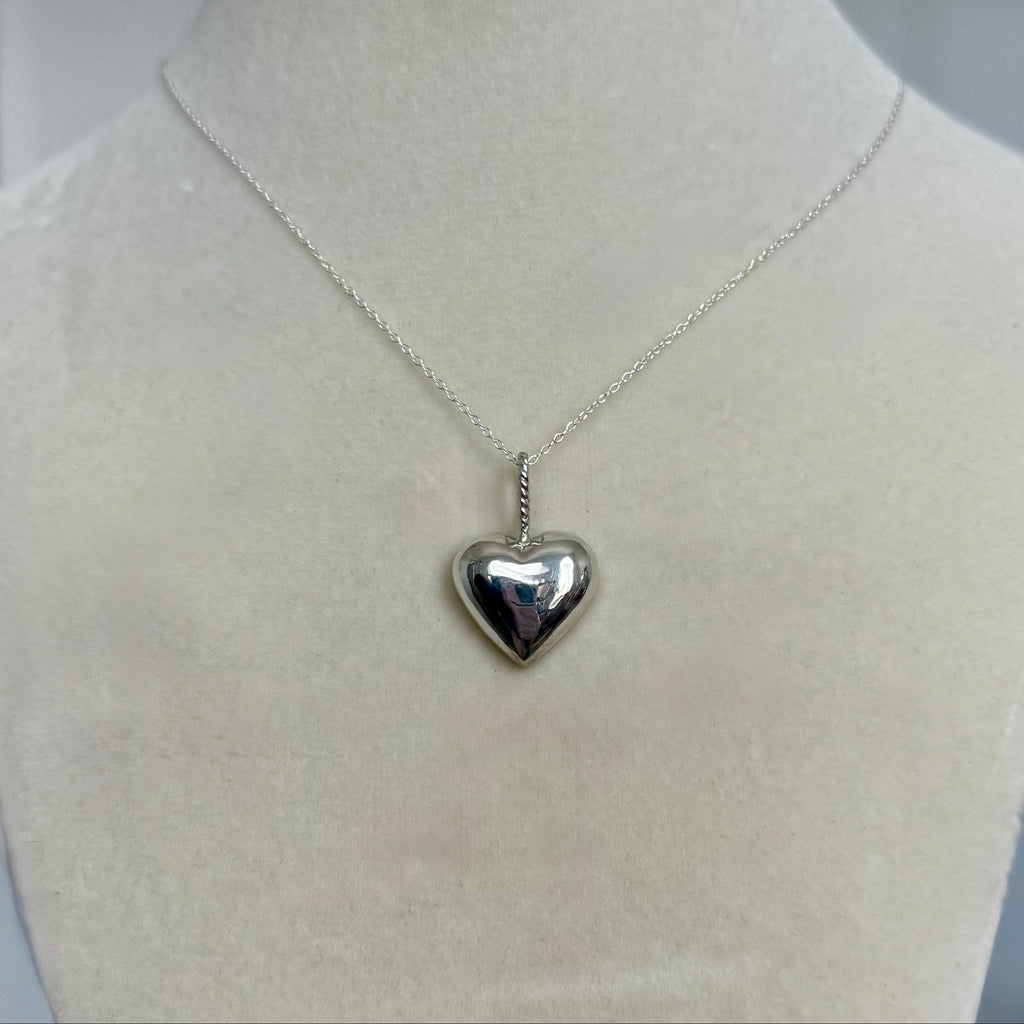 Twisted Bail Heart Necklace