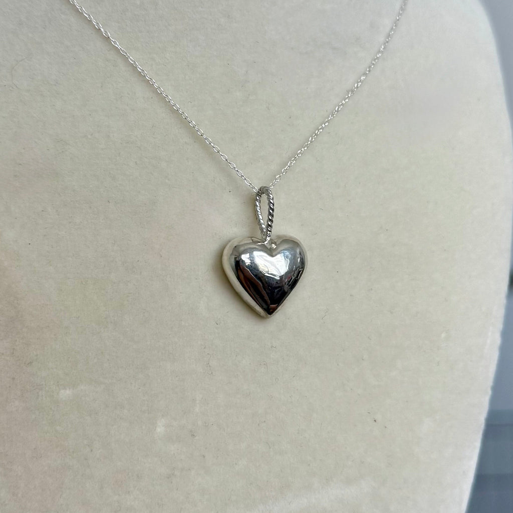 Twisted Bail Heart Necklace