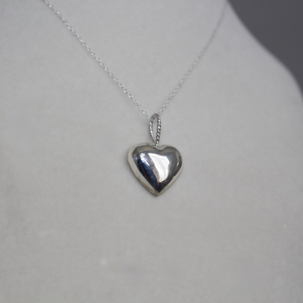 Twisted Bail Heart Necklace