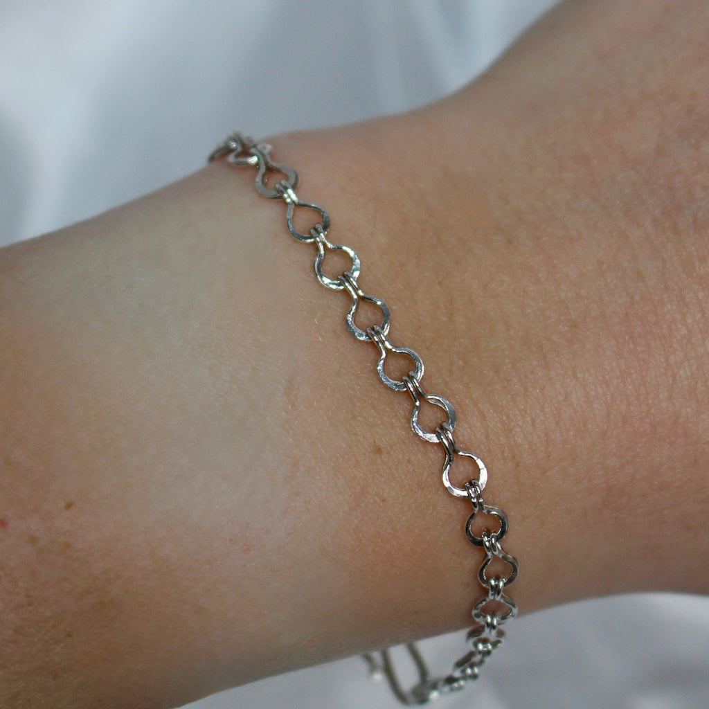 Fine Silver Roman Pinched Loop Chain Bracelet