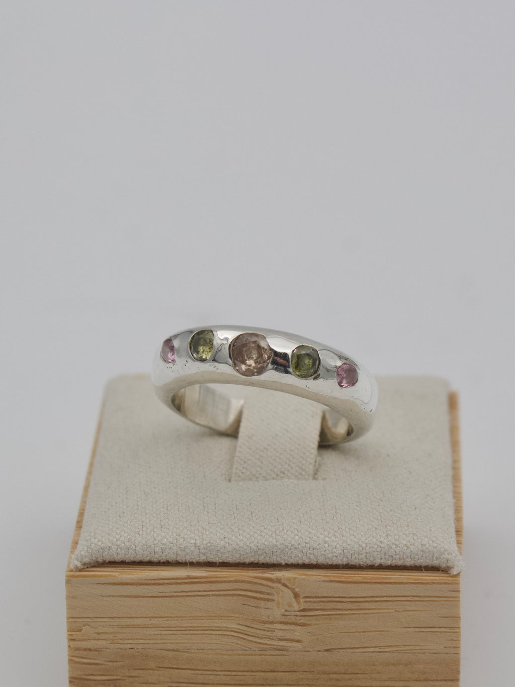 Cast-In-Place Five Stone Band