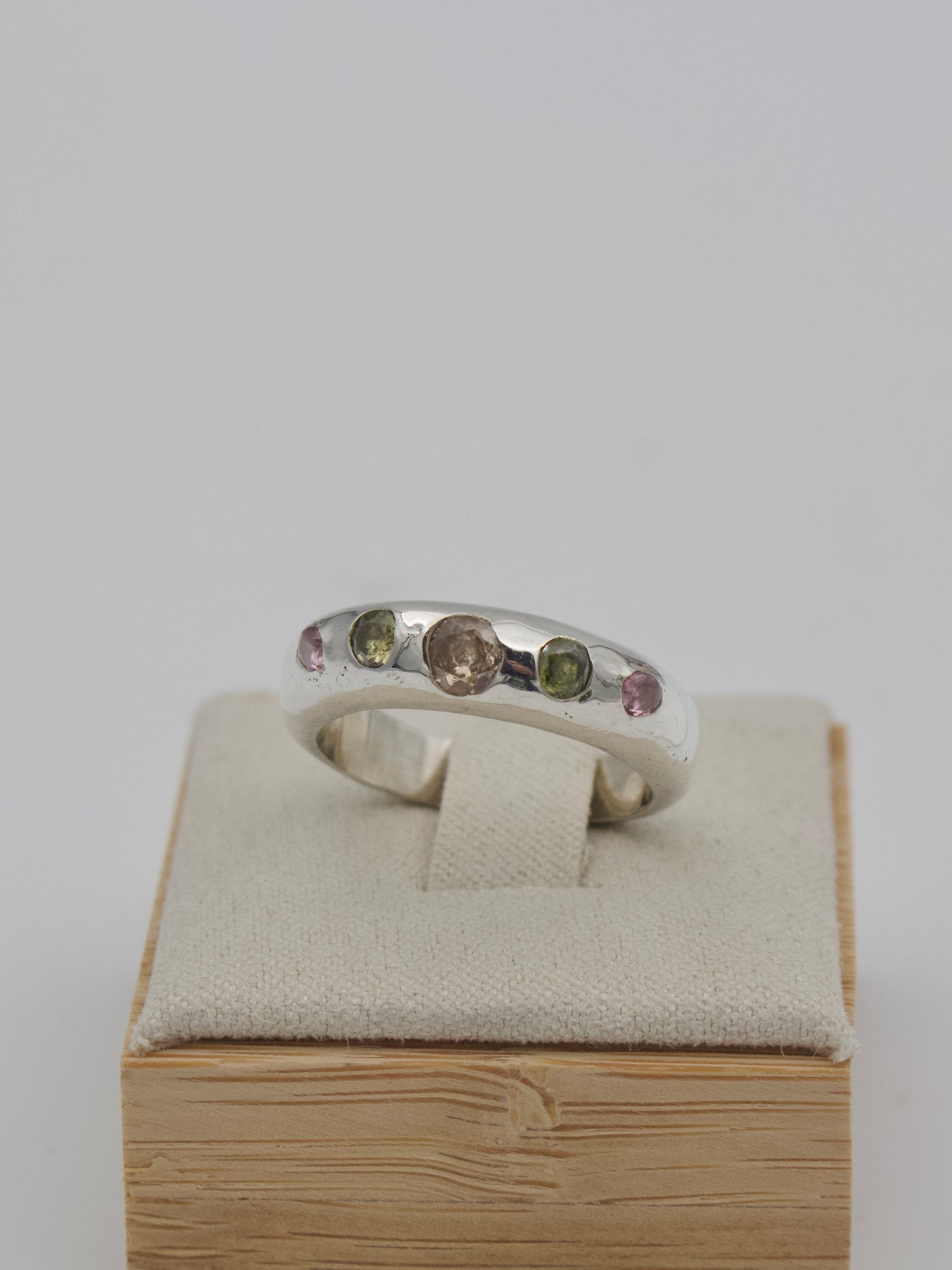 Cast-In-Place Five Stone Band