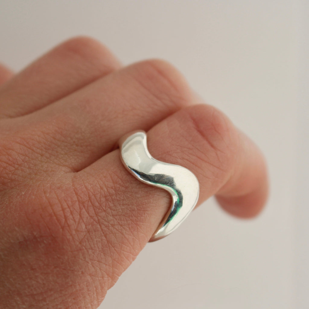 Oscillate Ring